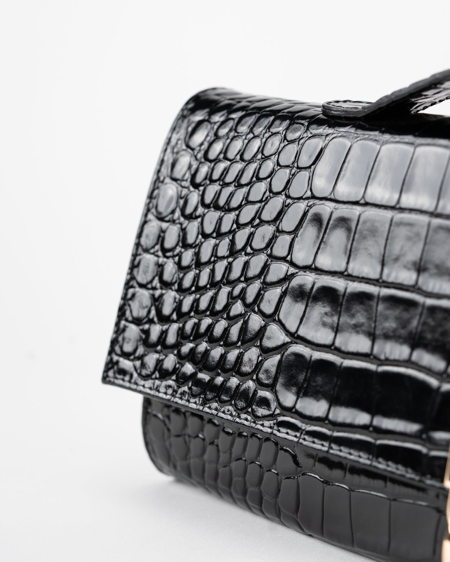 Elongated clutch