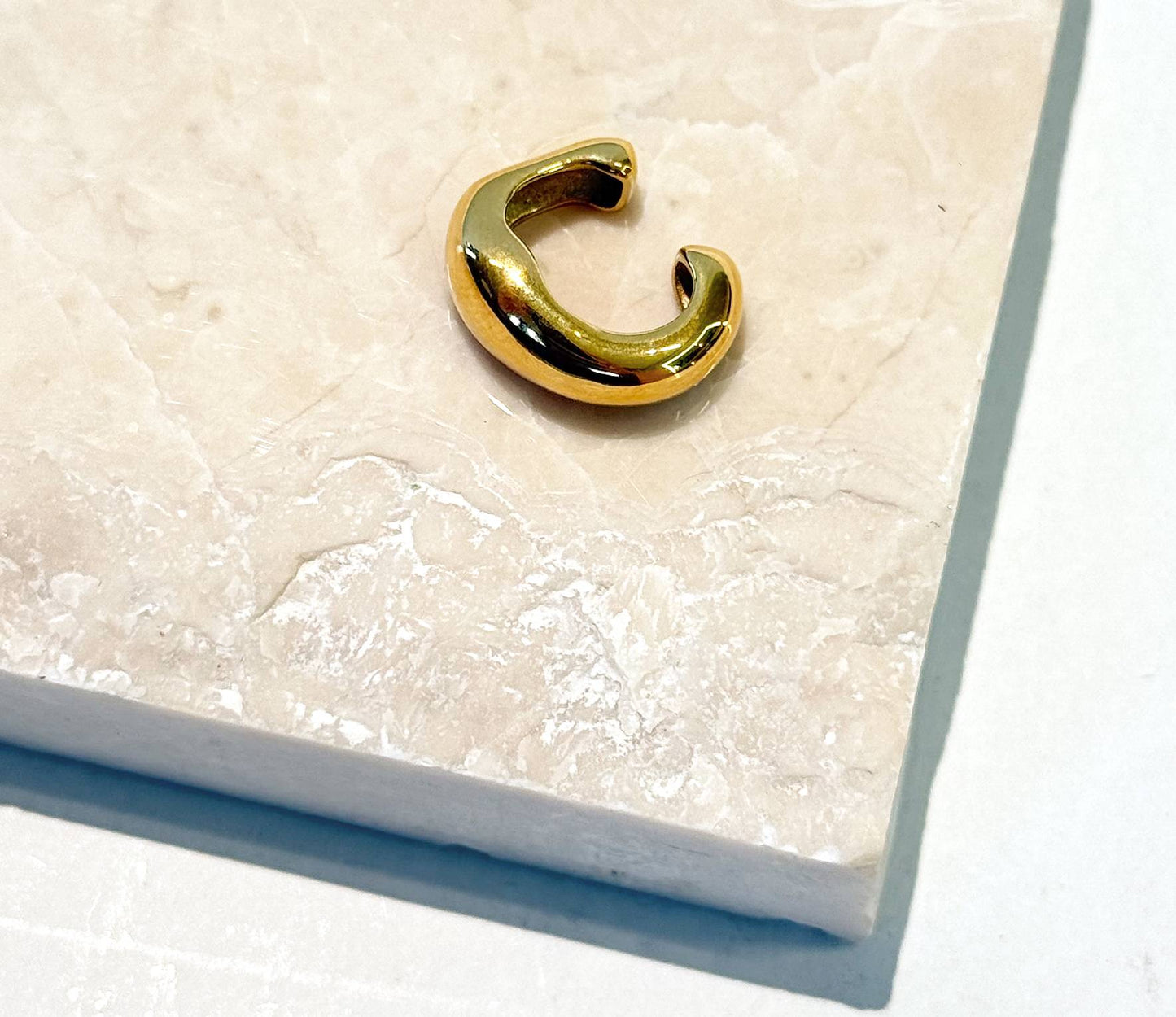 Pebble stud
