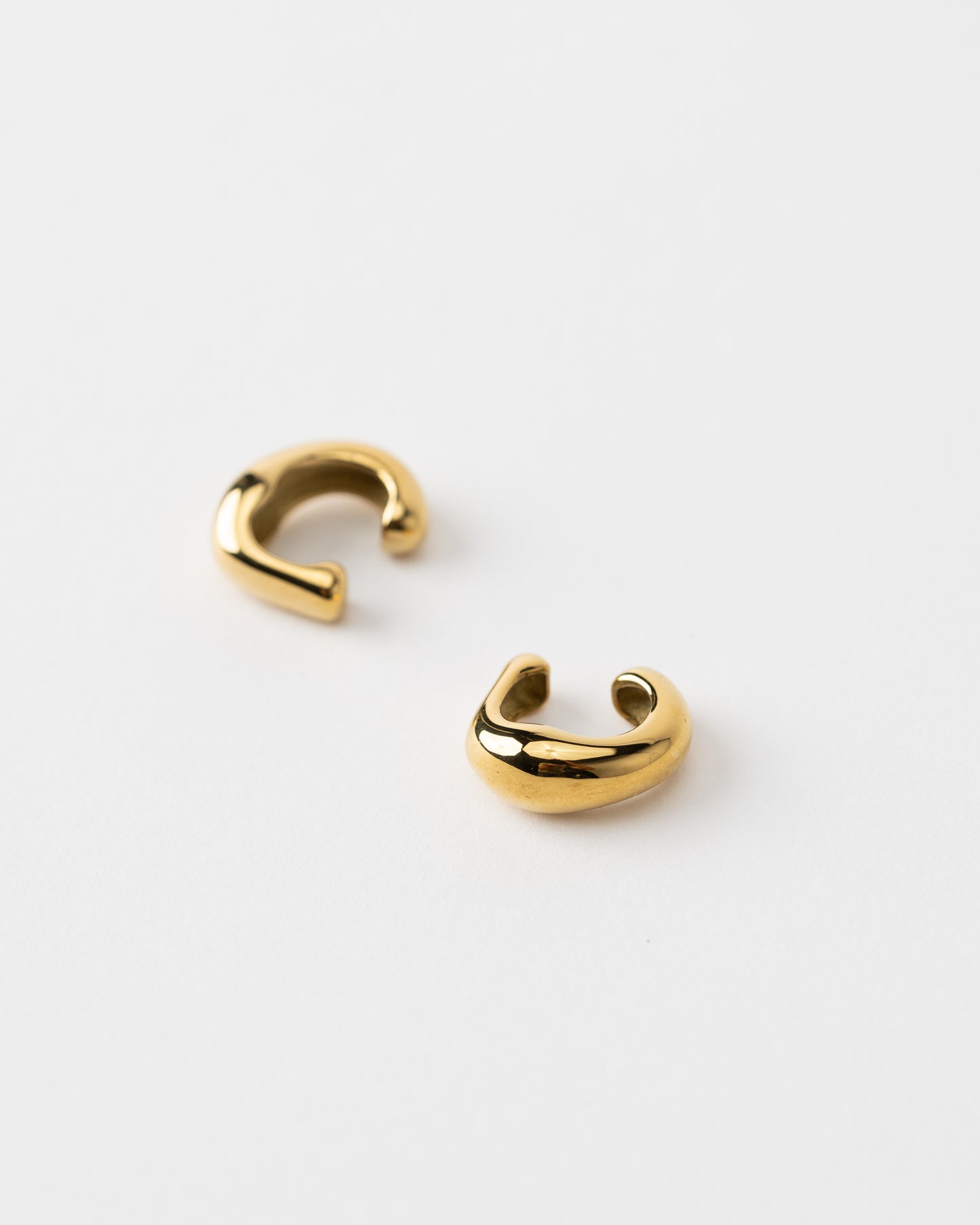 Pebble stud